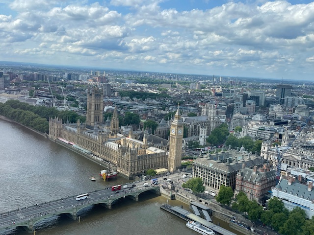 Houses of Parliament z London Eye